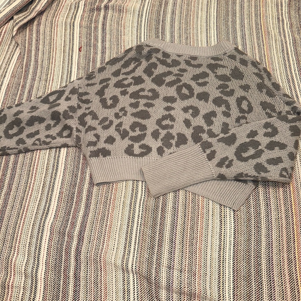 wild fable xs cropped leopard print grey button up sweater
